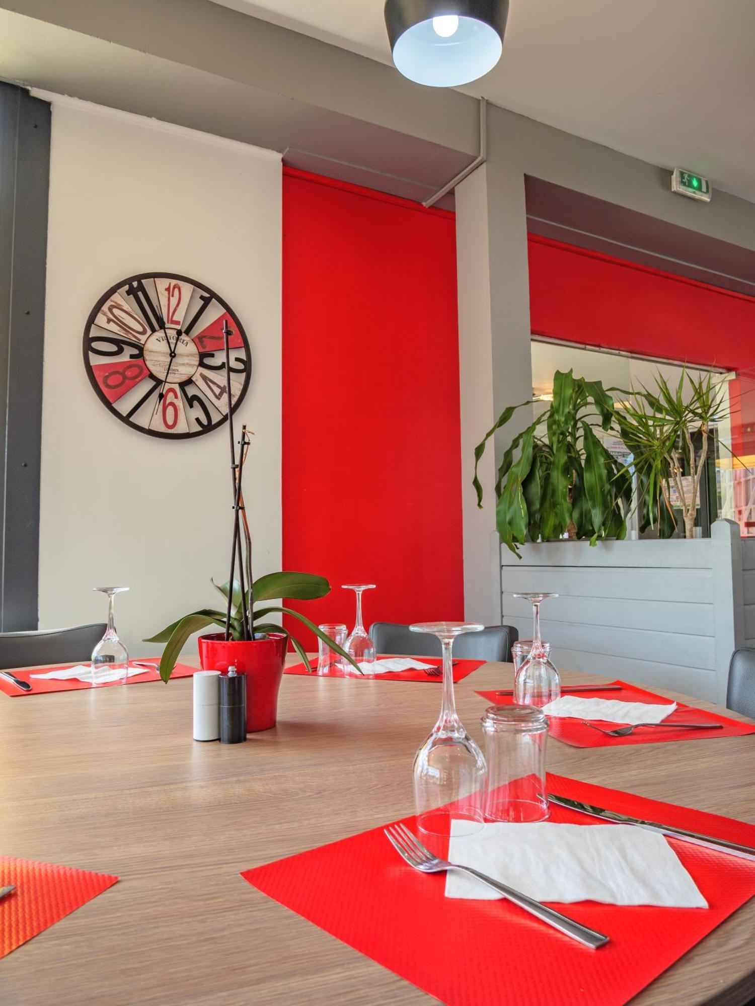 Hotel Restaurant Les Jardins D'Épône Εξωτερικό φωτογραφία