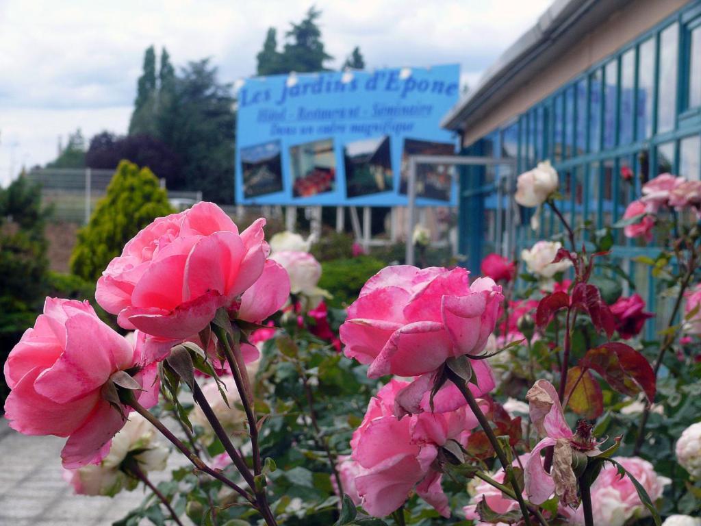 Hotel Restaurant Les Jardins D'Épône Εξωτερικό φωτογραφία