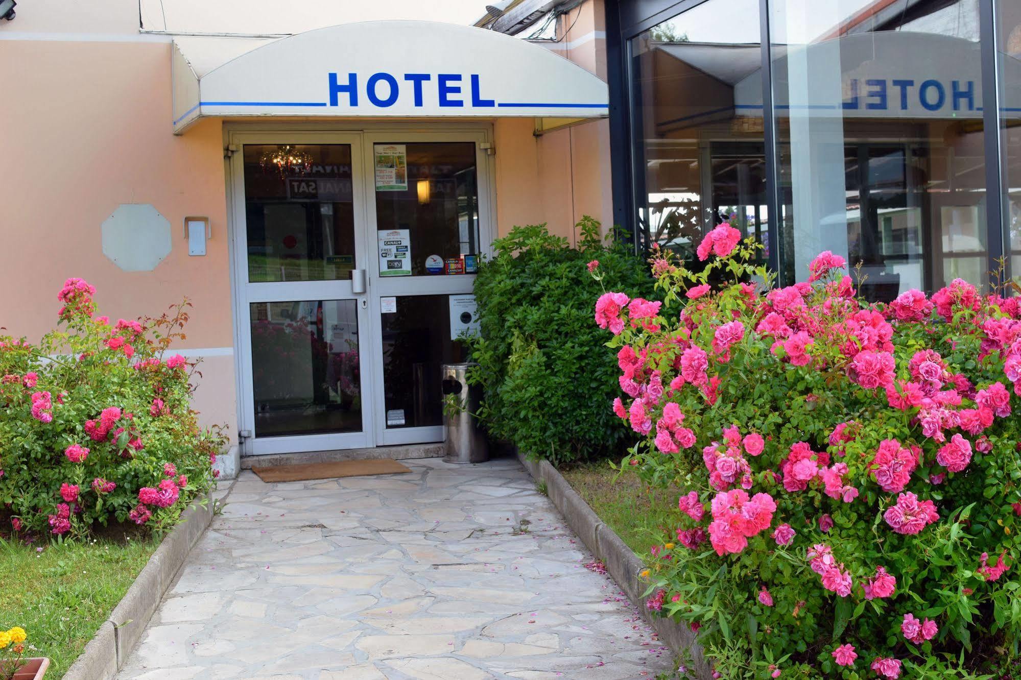 Hotel Restaurant Les Jardins D'Épône Εξωτερικό φωτογραφία